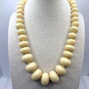 Vintage Joan Rivers Cream Chunky Acrylic Lucite Necklace Knotted Graduated Beads
